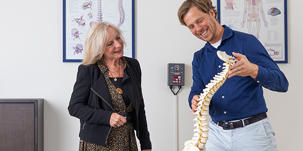Fysiotherapie en chiropractie Hilversum - Movewell Hilversum #fysio #fysiotherapie #chiropractie #praktijk #Hilversum #movewell #movewellminute #behandeling #rugklachten #sportfysiotherapie #bekkenklachten #nekklachten