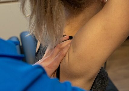 Fysiotherapie en chiropractie Hilversum - Movewell Hilversum #fysio #fysiotherapie #chiropractie #praktijk #Hilversum #movewell #movewellminute #behandeling #rugklachten #sportfysiotherapie #bekkenklachten #nekklachten